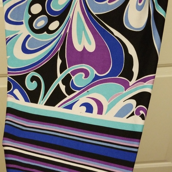 Dress. Size 8 - Picture 4 of 5